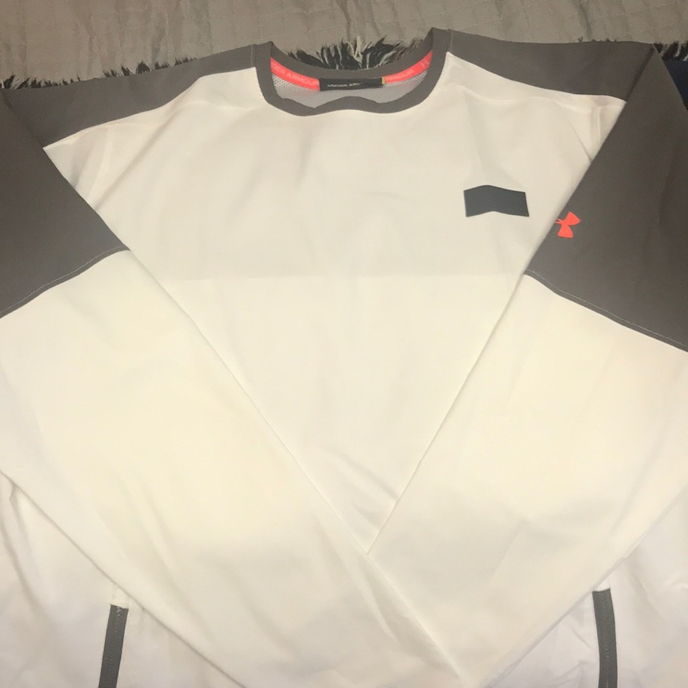 Long Sleeve Men’s Large Under Armour Shirt